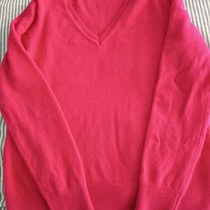 V-Neck Cashmere Sweater in Bright Melon